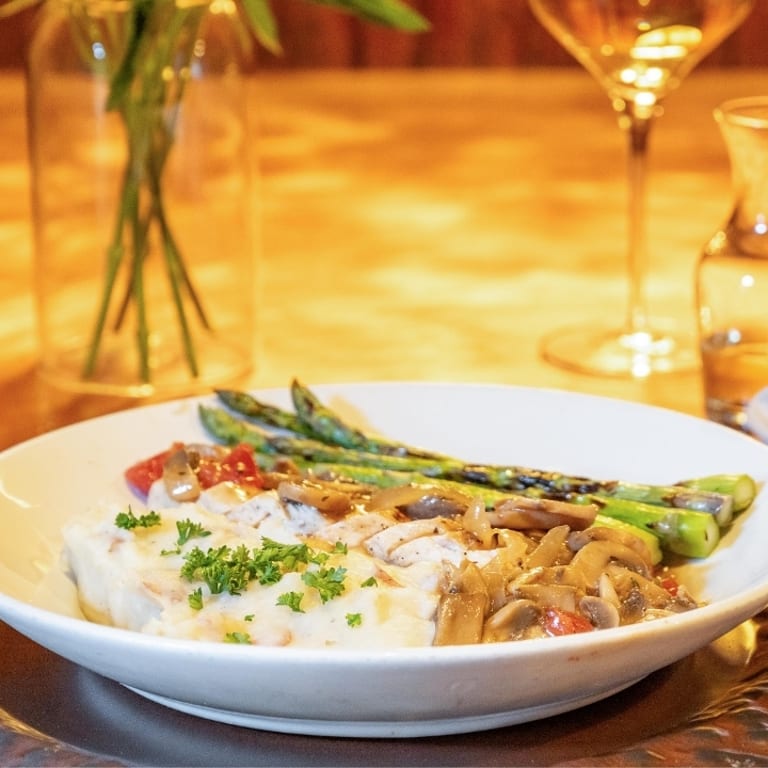 Savor Our Lunch Offerings
